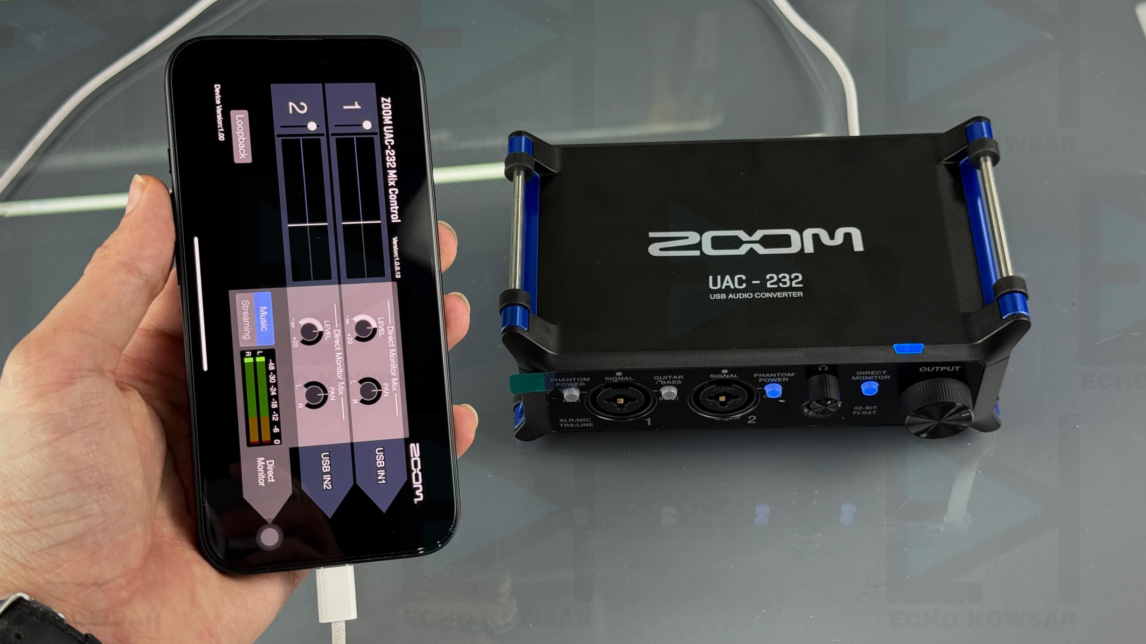 کارتصدا ZOOM UAC 232 متصل به موبایل